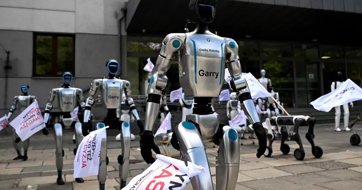 Polonia: un movimiento activista organiza una demostración de robots para exigir la regulación de la inteligencia artificial