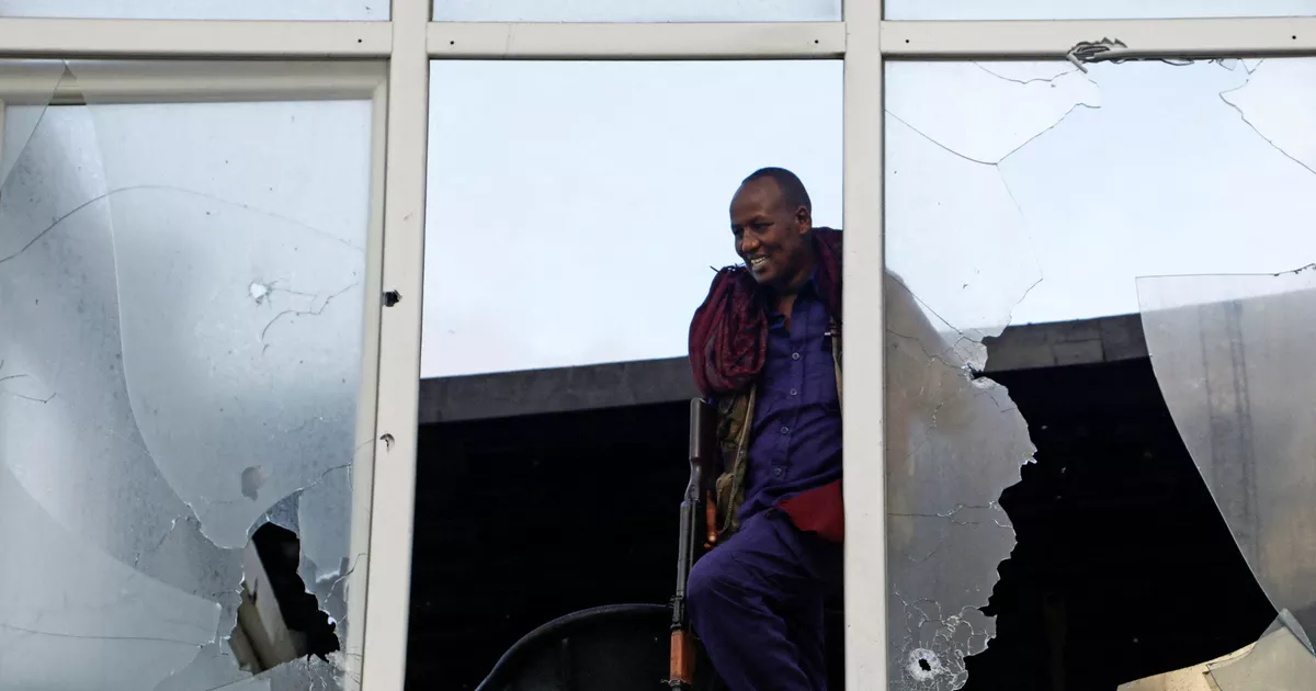 Somalia: los piratas liberan un carguero retenido como rehén desde abril