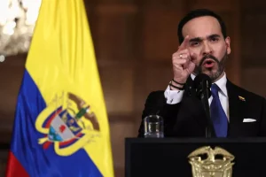 Colombia: El presidente Abelardo de la Espriella utiliza fuertes tácticas contra la guerrilla