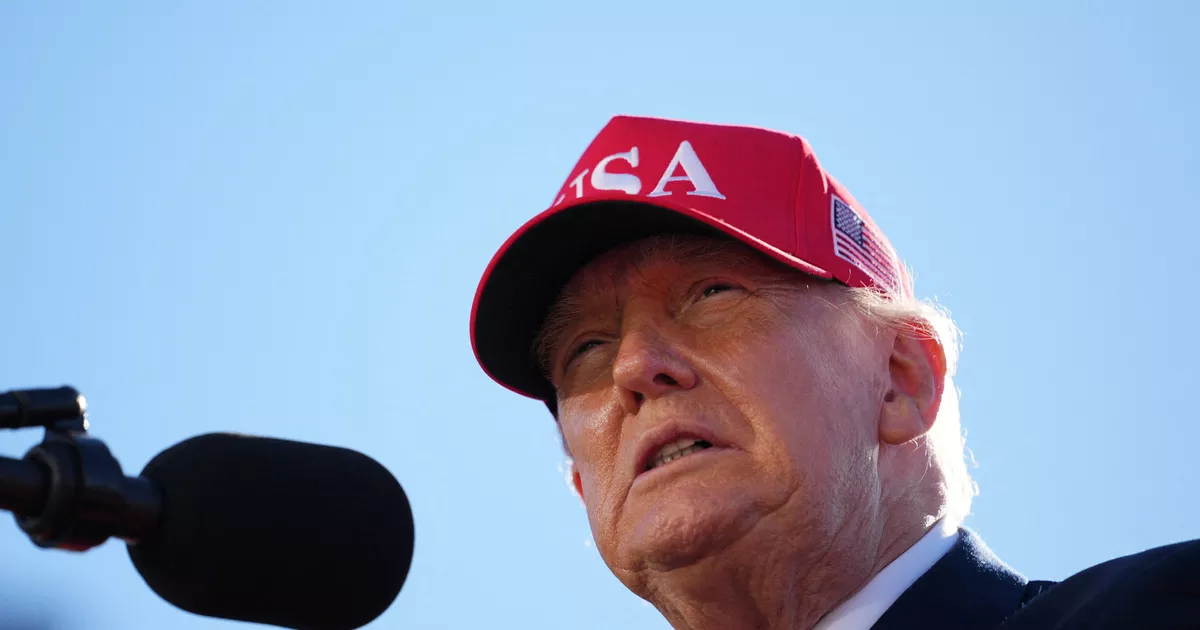 'Dicen que la situación está completamente bajo control': Trump no 'cree' que el incidente en el laboratorio ruso esté relacionado con un arma biológica
