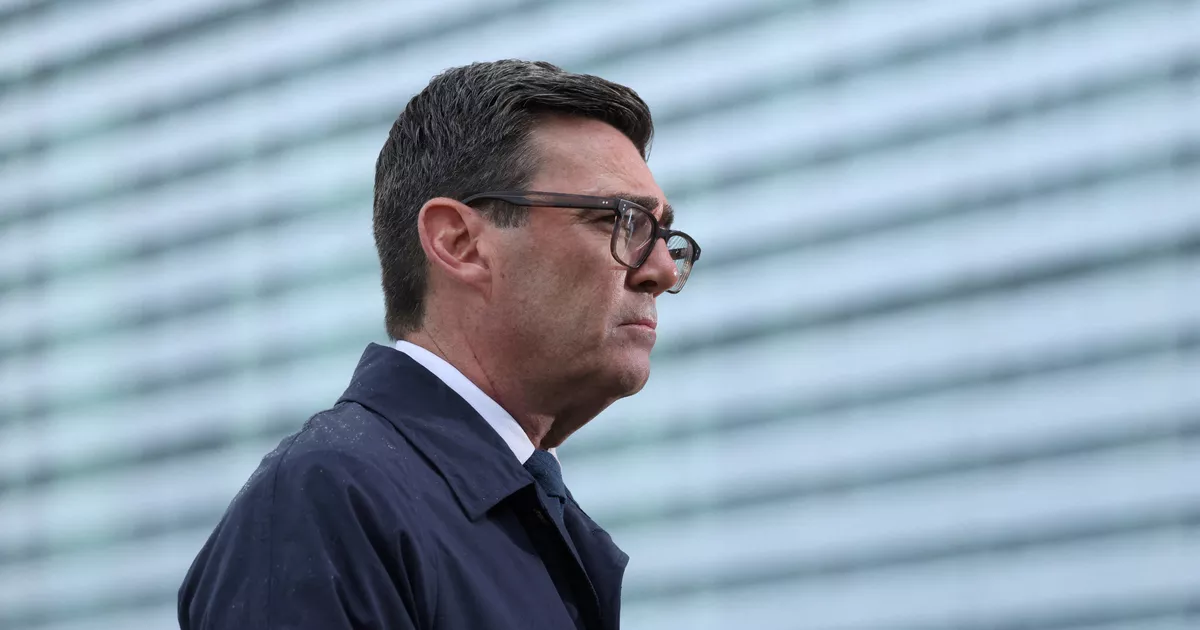 Diez años después del referéndum, el primer ministro británico Andy Burnham quiere poner en duda el Brexit