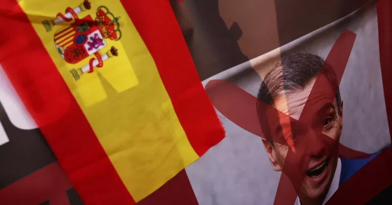 Dos meses después de la invasión del enclave español de Ceuta, Pedro Sánchez sigue envuelto en la crisis migratoria