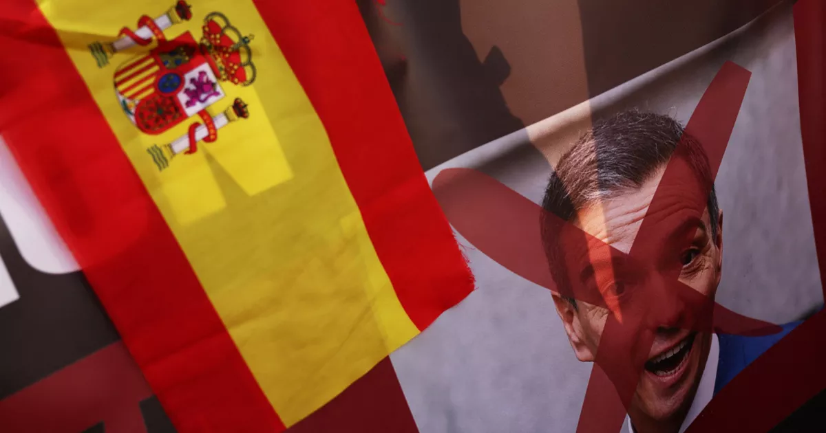 Dos meses después de la invasión del enclave español de Ceuta, Pedro Sánchez sigue envuelto en la crisis migratoria