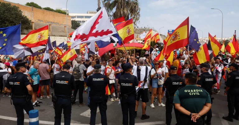 “Esta tensión nos puede llevar al enfado”: ​​el hartazgo de los habitantes de Ceuta tras dos meses de crisis migratoria