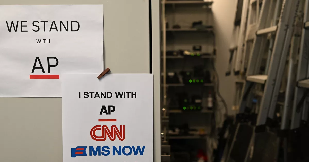 Estados Unidos: la Casa Blanca retira sus credenciales a CNN por segunda vez esta semana