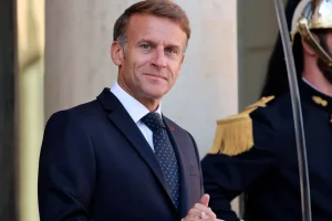 Guerra en Ucrania: Emmanuel Macron denuncia la “elección irresponsable” de Moscú de “intensificar sus ataques contra infraestructuras y objetivos civiles”