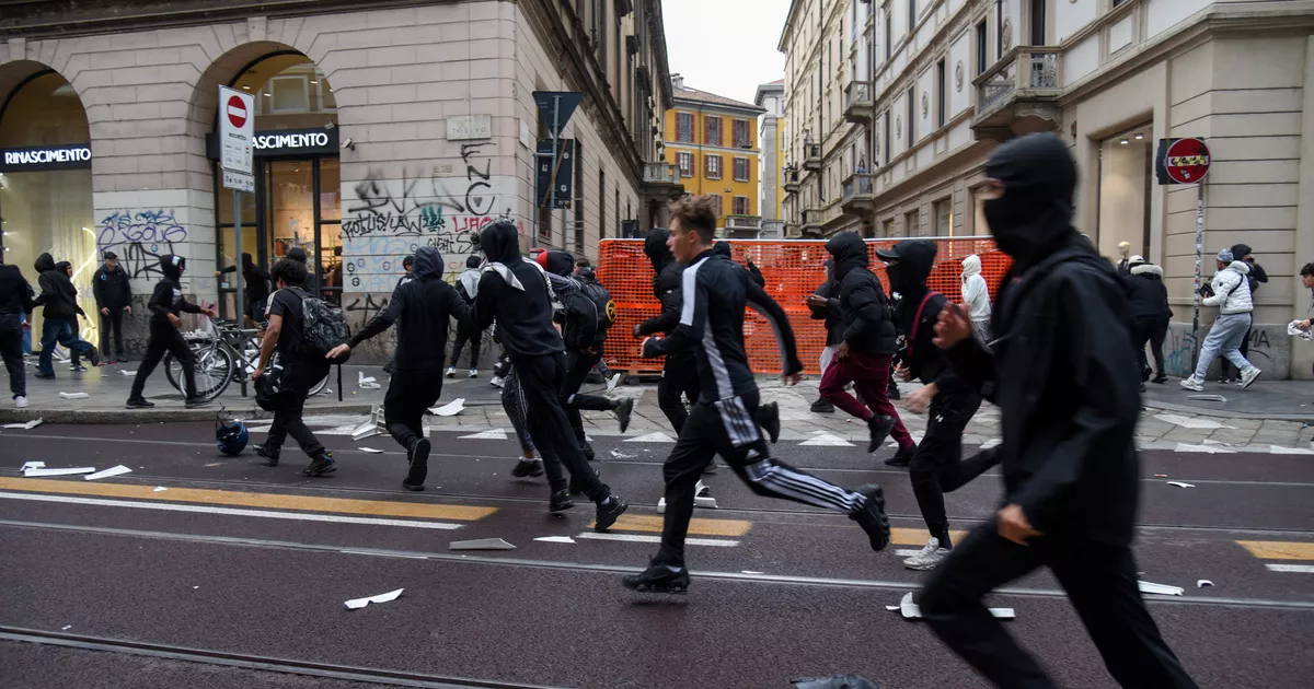 “Hagamos como en Francia”: cómo las manifestaciones contra el alto coste de la vida en Italia también se convirtieron en caos