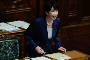 Japón pide a China que “respete” al primer ministro Sanae Takaichi