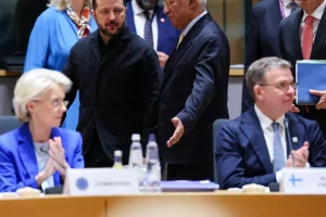 Reunidos en torno a Volodymyr Zelensky, los europeos están aprendiendo a prescindir de Donald Trump