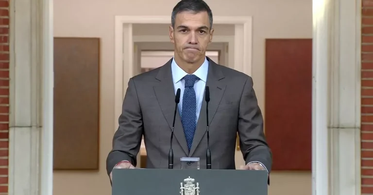 “Súmate a la ola de extrema derecha” o defiende “una España bastión de justicia social”: Pedro Sánchez apuesta por elecciones anticipadas