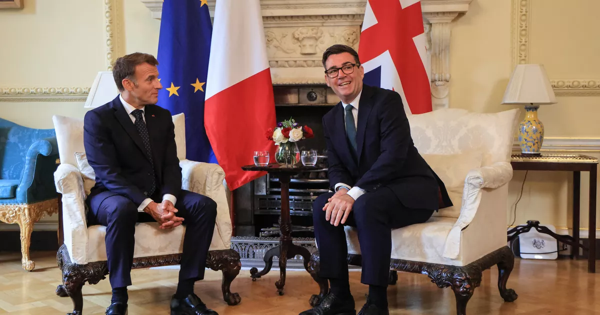 "¡Bienvenido de nuevo!" : Emmanuel Macron saluda el debate reabierto por Andy Burnham sobre un posible regreso del Reino Unido a la UE